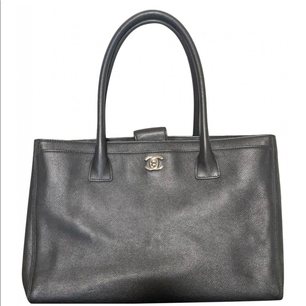 CHANEL Medium Cerf Executive Shopper Tote in Black